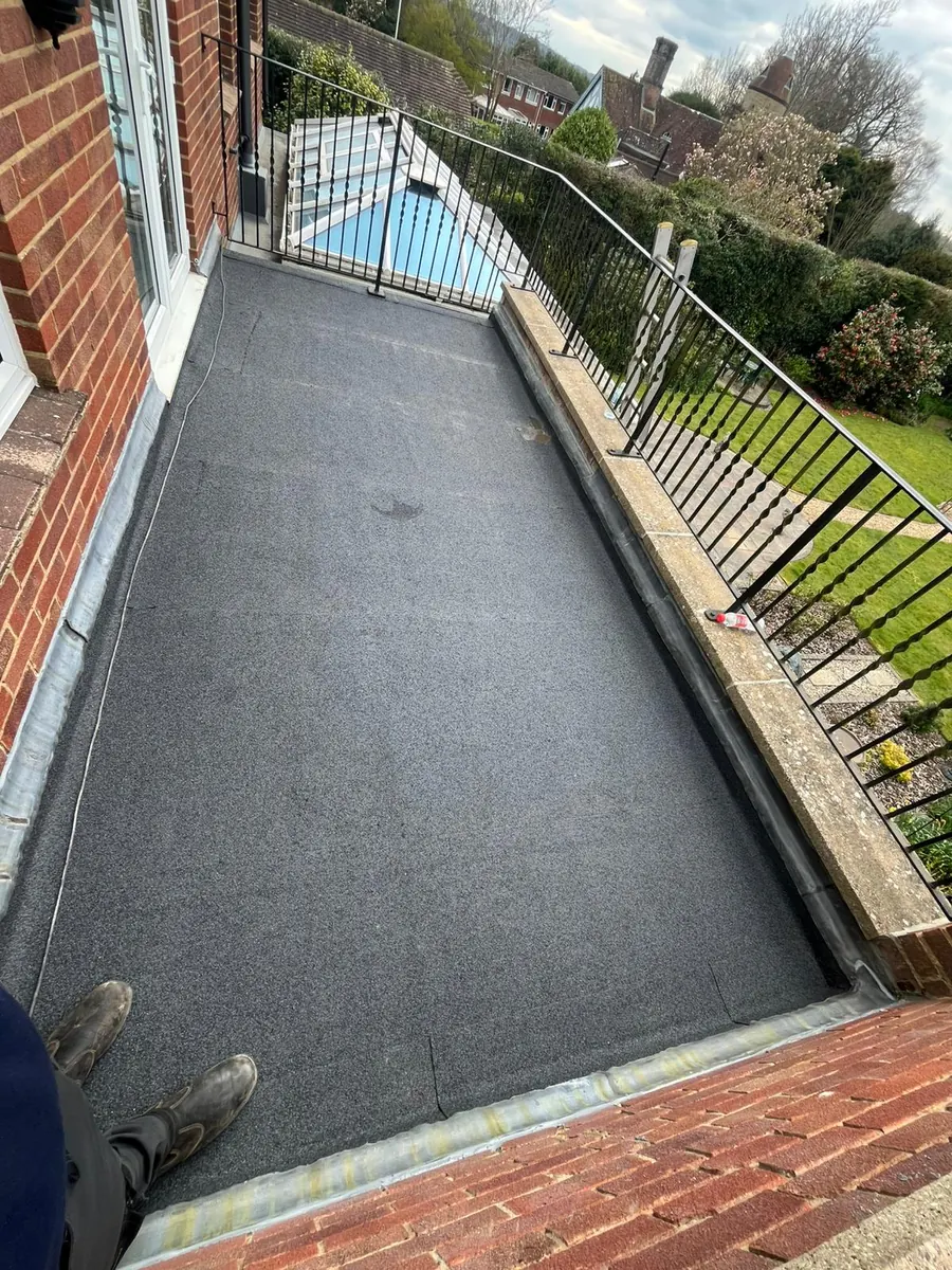 Finished torch-on felt flat roof in East Grinstead, April 2026, FR Roofing Solutions
